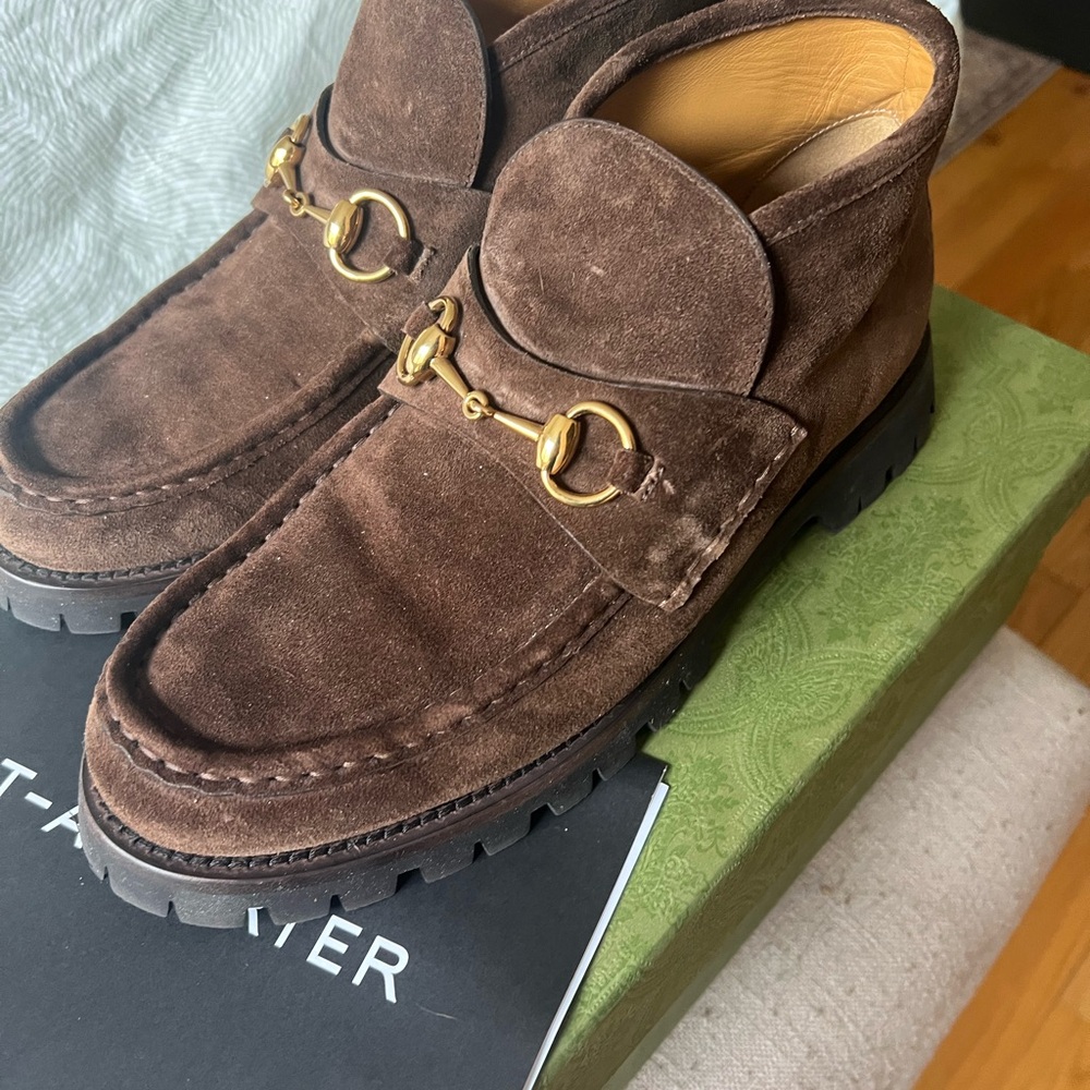 GUCCI Chukka Boots, size 39/8.5, Brown Suede